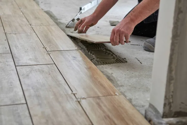 Carrelage extérieur imitation bois antidérapant, Lons-le-Saunier, Carrelage Grappin